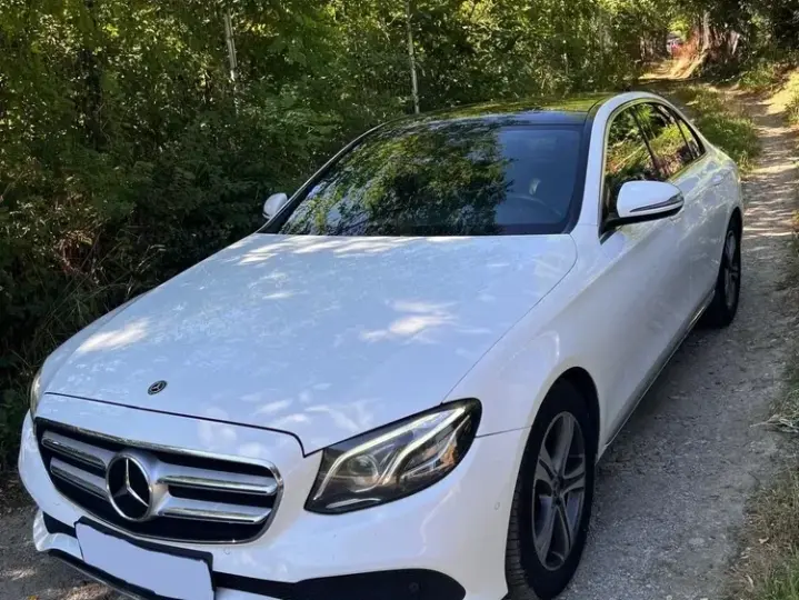 Mercedes-Benz E W213 220 d 4MATIC 9G-TRONIC