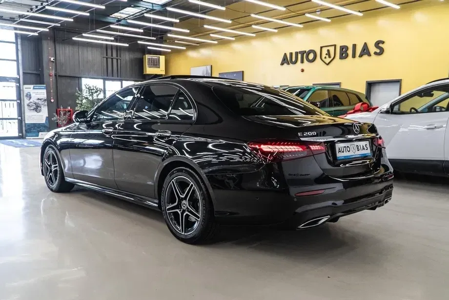 Mercedes-Benz E 200 9G-TRONIC AMG Line — imagine 5