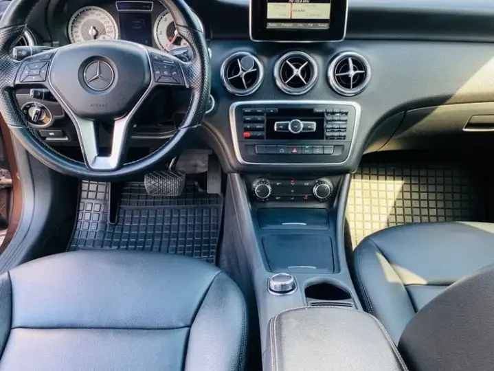 Mercedes-Benz A 200 W176