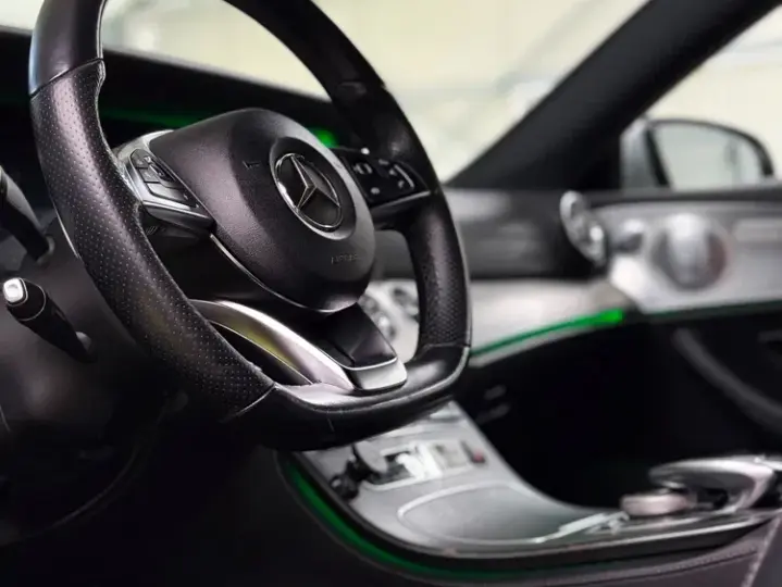 Mercedes-Benz E W213 220 d