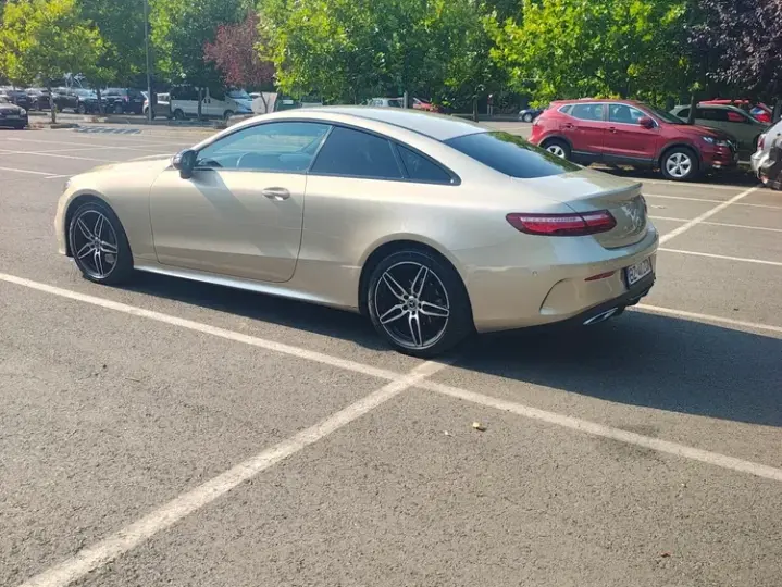 Mercedes-Benz E W213 220 d 4MATIC