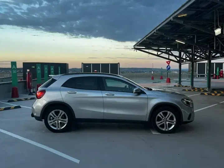 Mercedes-Benz GLA X156 220 d 4MATIC 7G-DCT