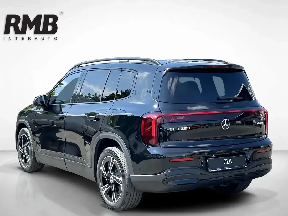 Mercedes-Benz GLB 220 4MATIC — imagine 3