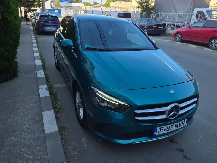 Mercedes-Benz B 180 W247