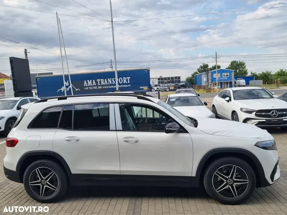 Mercedes-Benz EQB 250+ AMG Line — imagine 3