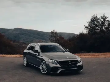 Mercedes-Benz E W213 220 d 9G-TRONIC AMG Line