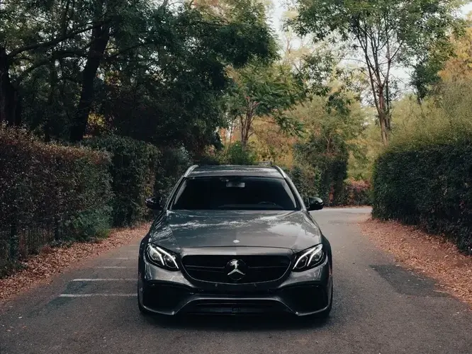 Mercedes-Benz E W213 220 d 9G-TRONIC AMG Line