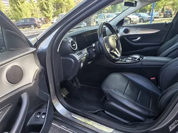 Mercedes-Benz E W213 220 d 4MATIC Aut.