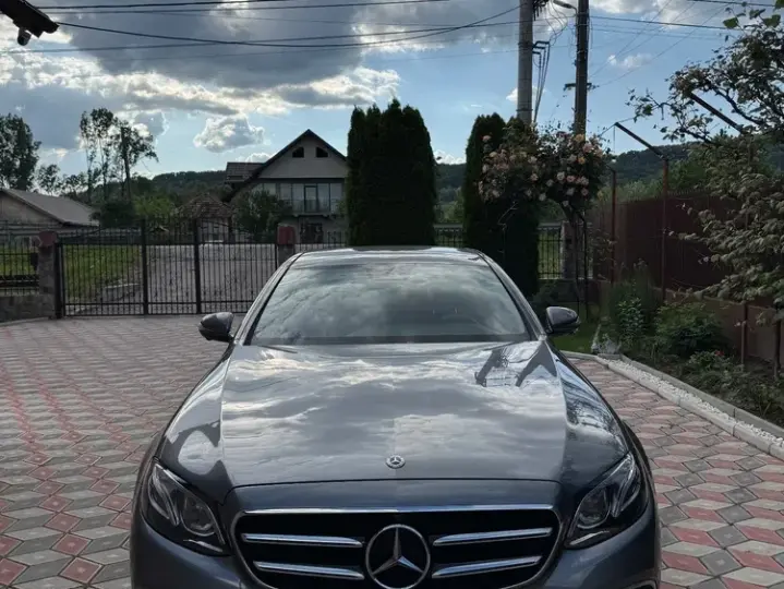 Mercedes-Benz E W213 220 d 9G-TRONIC Avantgarde