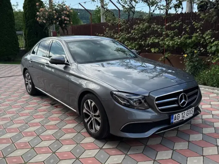 Mercedes-Benz E W213 220 d 9G-TRONIC Avantgarde