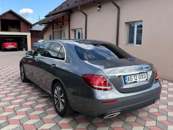 Mercedes-Benz E W213 220 d 9G-TRONIC Avantgarde