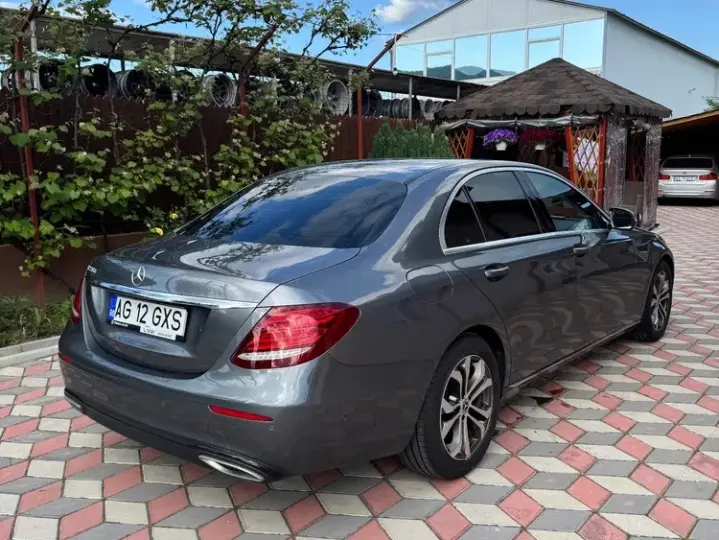 Mercedes-Benz E W213 220 d 9G-TRONIC Avantgarde