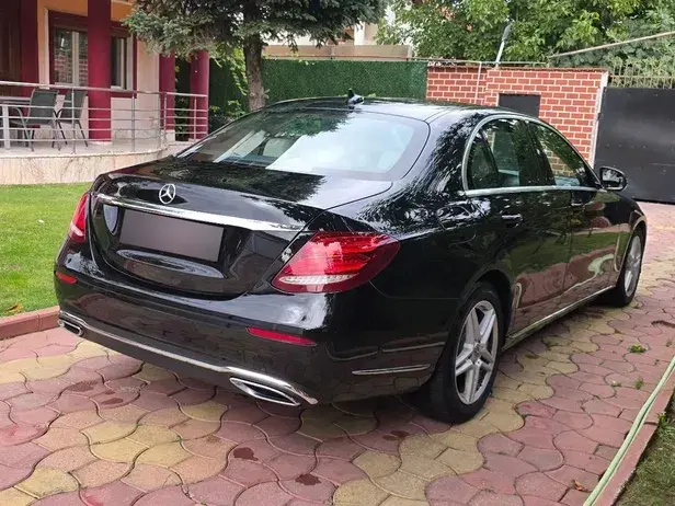 Mercedes-Benz E