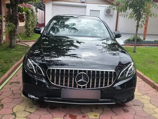 Mercedes-Benz E