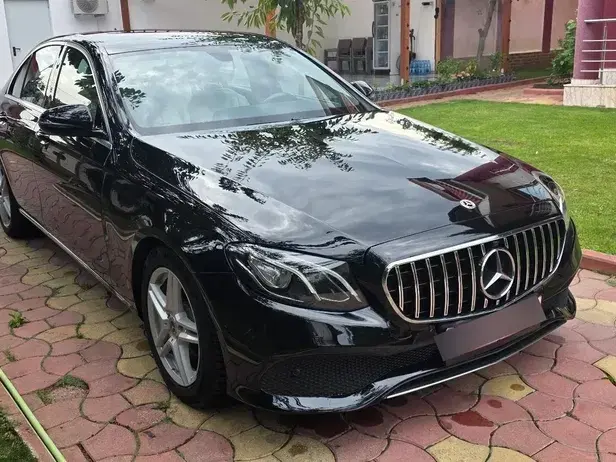 Mercedes-Benz E