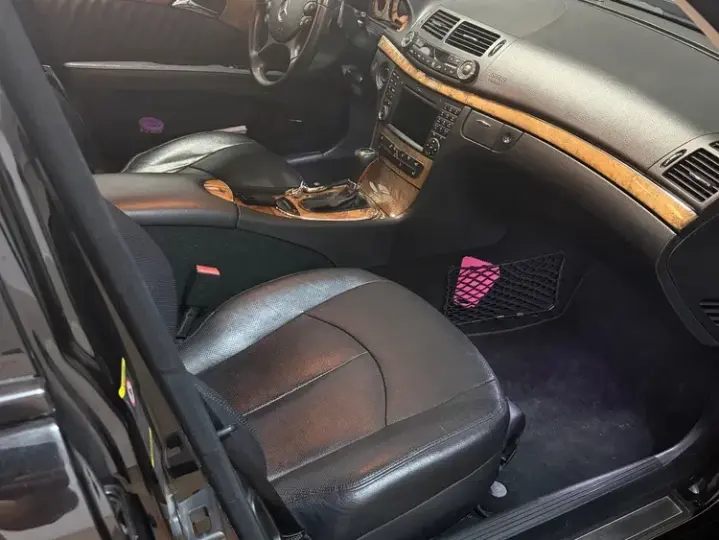 Mercedes-Benz E W211