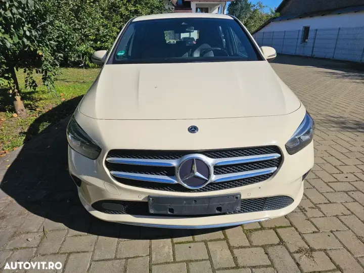 Mercedes-Benz B 180 W247