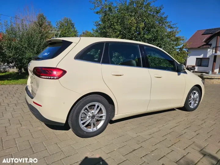Mercedes-Benz B 180 W247