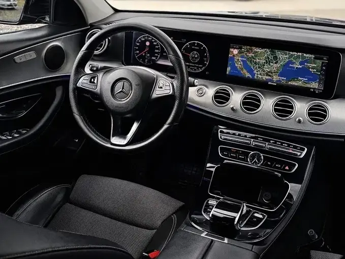 Mercedes-Benz E 220 d 4MATIC Aut.