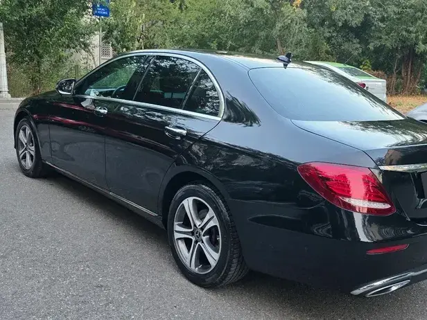 Mercedes-Benz E