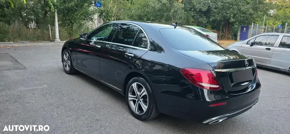 Mercedes-Benz E — imagine 3