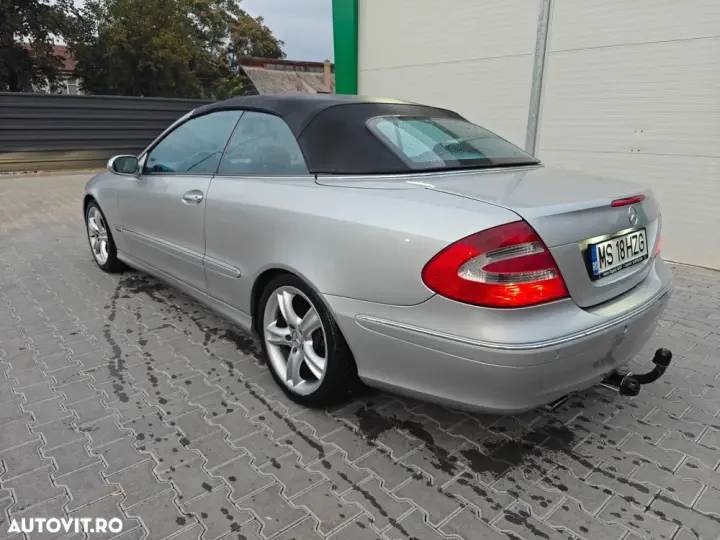 Mercedes-Benz CLK C209