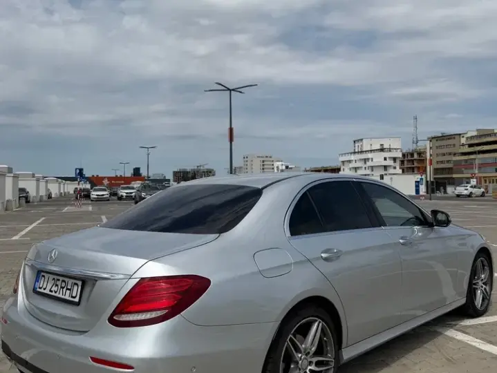Mercedes-Benz E W213 220 d 9G-TRONIC AMG Line
