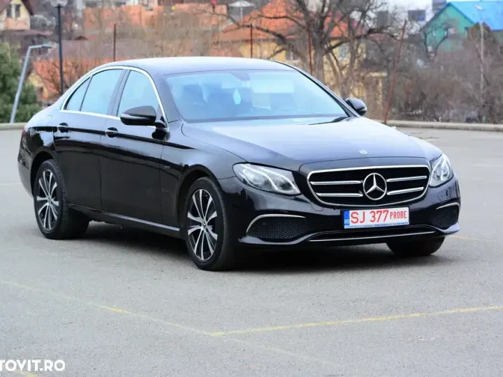Mercedes-Benz E W213 300 de 9G-TRONIC