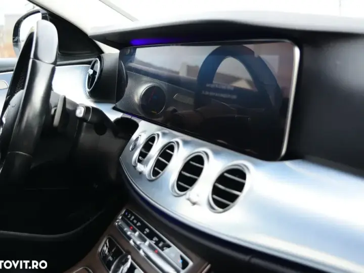 Mercedes-Benz E W213 300 de 9G-TRONIC