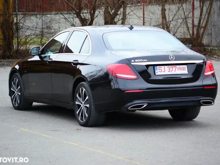 Mercedes-Benz E W213 300 de 9G-TRONIC