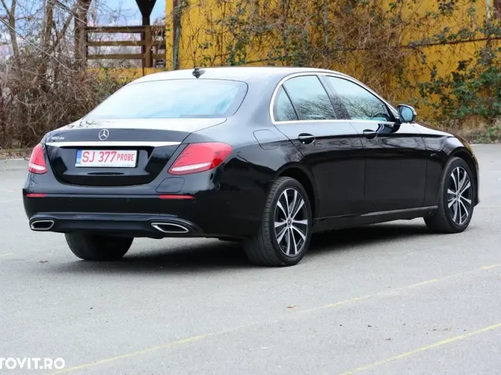Mercedes-Benz E W213 300 de 9G-TRONIC