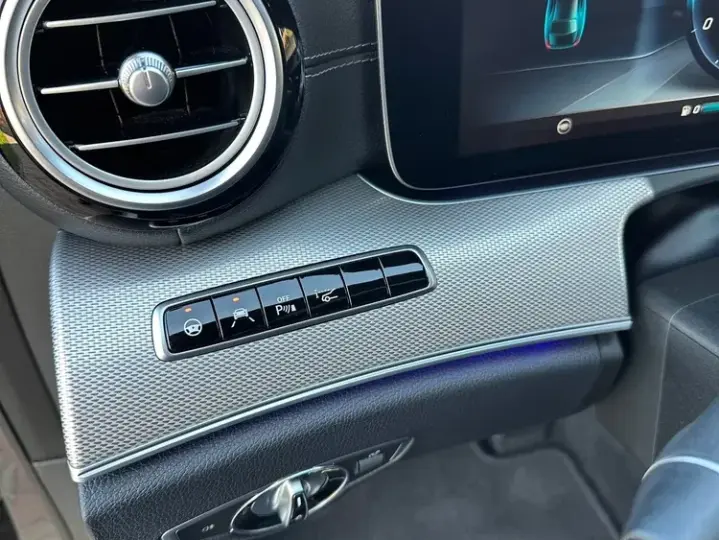 Mercedes-Benz E W213 350 D 9G-TRONIC AMG Line