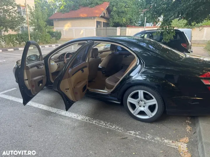 Mercedes-Benz S W221