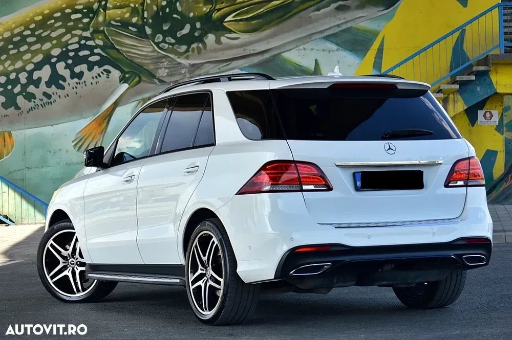 Mercedes-Benz GLE 350 d 4MATIC — imagine 4