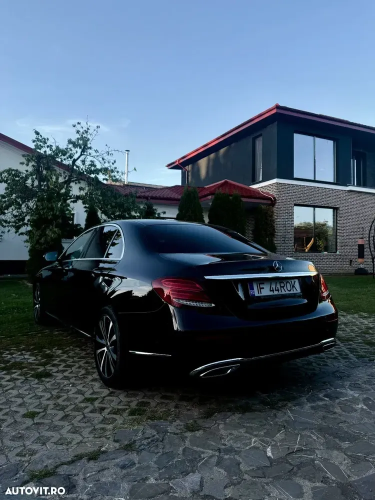 Mercedes-Benz E — imagine 4