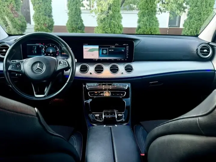 Mercedes-Benz E