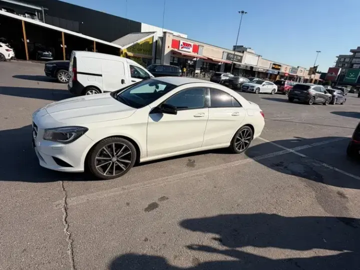 Mercedes-Benz CLA 200
