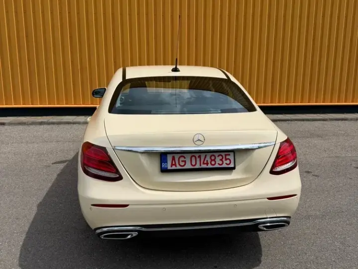 Mercedes-Benz E