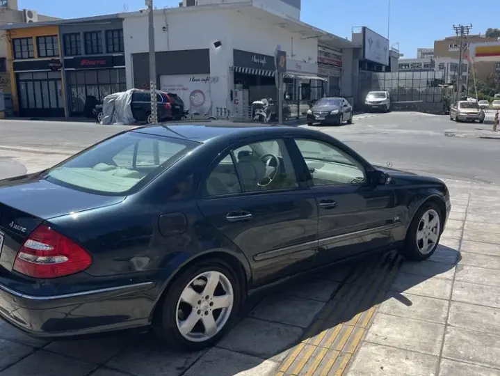 Mercedes-Benz E W211