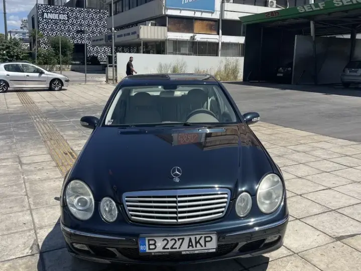 Mercedes-Benz E W211