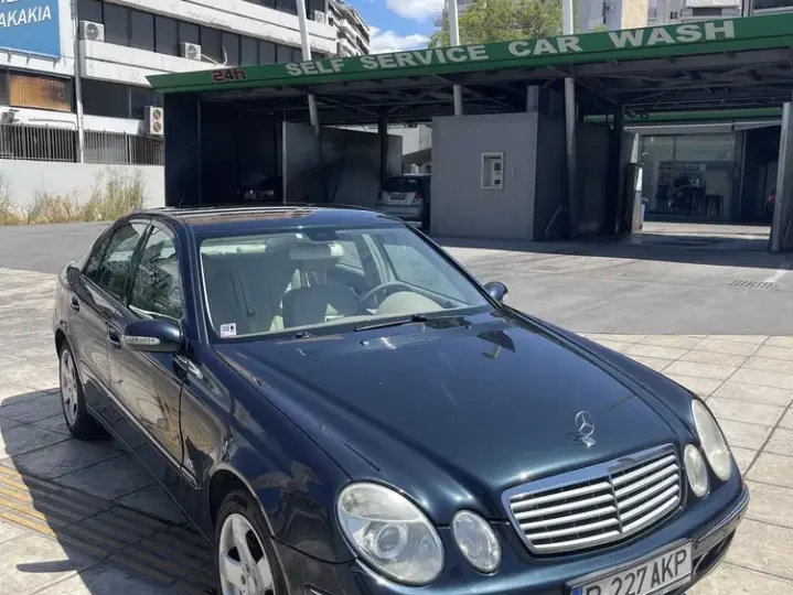Mercedes-Benz E W211