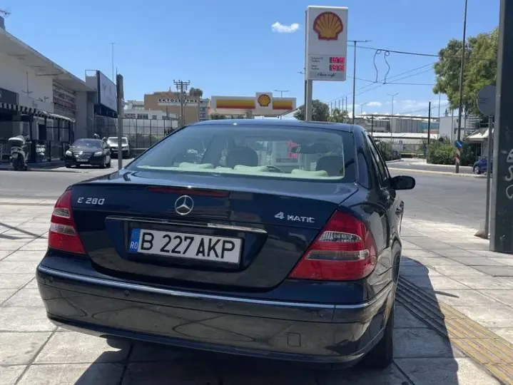 Mercedes-Benz E W211