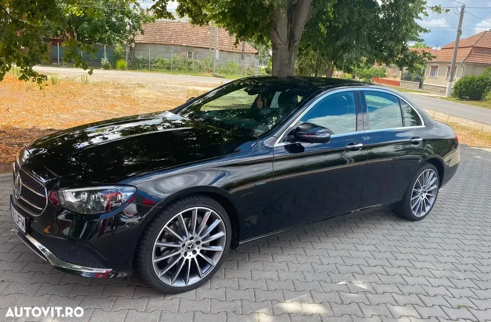 Mercedes-Benz E — imagine 4