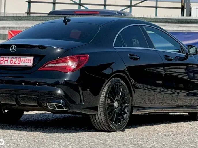 Mercedes-Benz CLA 180 C117 7G-DCT AMG Line
