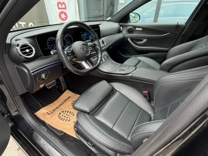 Mercedes-Benz E W213 300 9G-TRONIC AMG Line