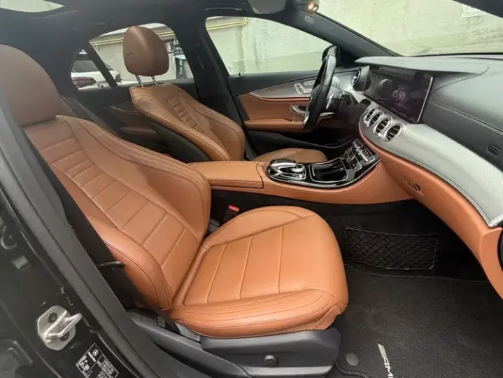 Mercedes-Benz E W213 220 d 9G-TRONIC AMG Line