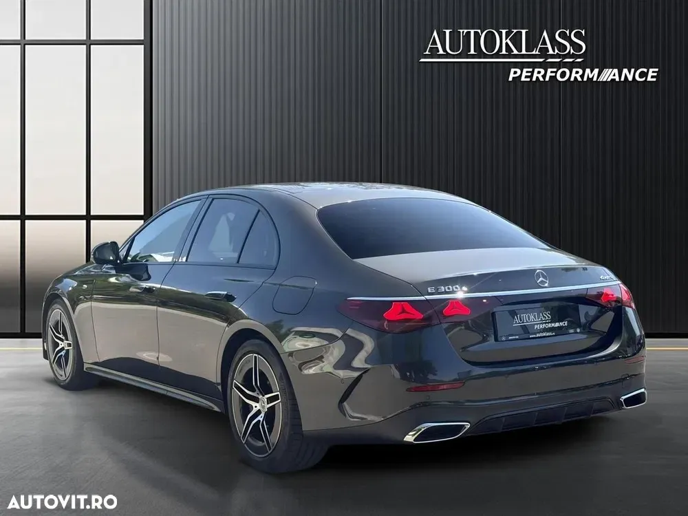 Mercedes-Benz E W214 300e 4Matic 9G-TRONIC AMG Line NIGHT Edition — imagine 3
