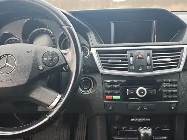Mercedes-Benz E
