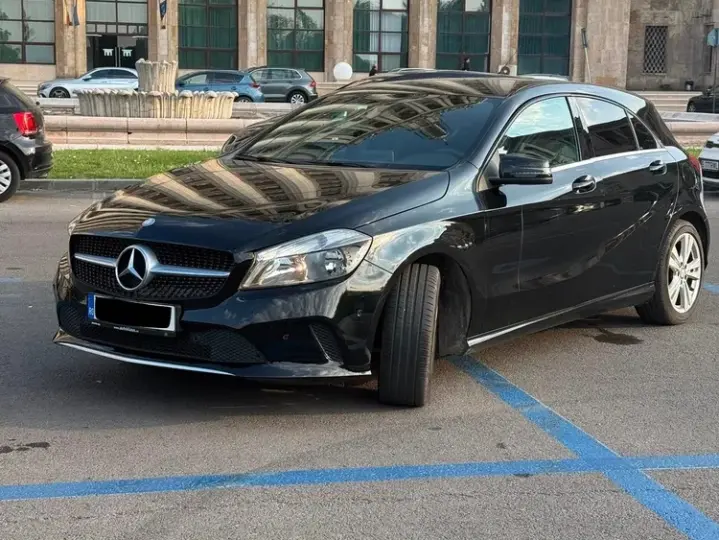 Mercedes-Benz A 180 W176