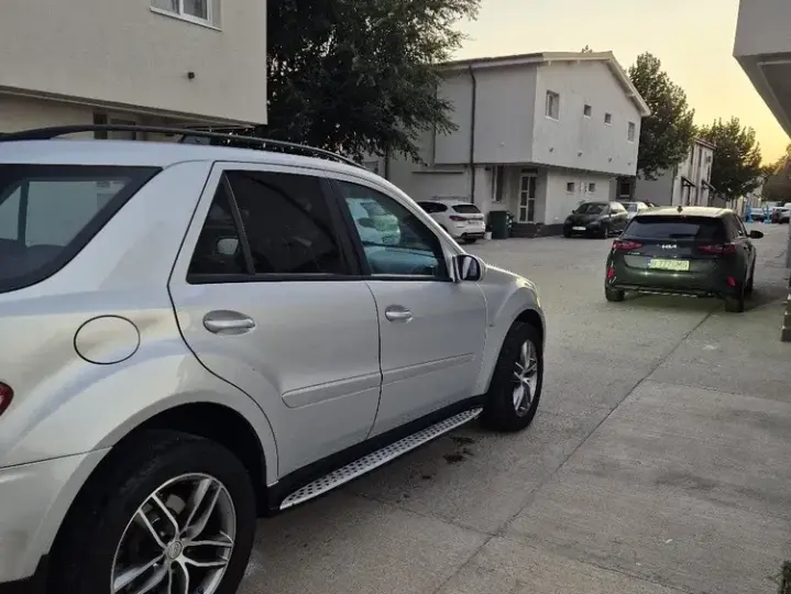 Mercedes-Benz ML W164